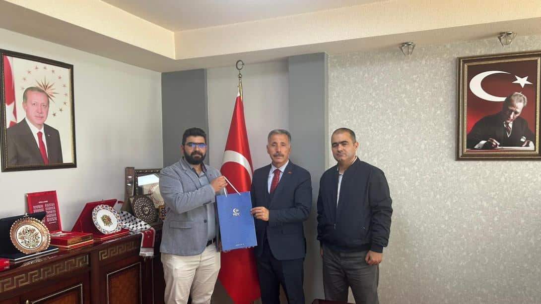 Anadolu Gençlik Derneği'nden İlçe Millî Eğitim Müdürümüze Ziyaret