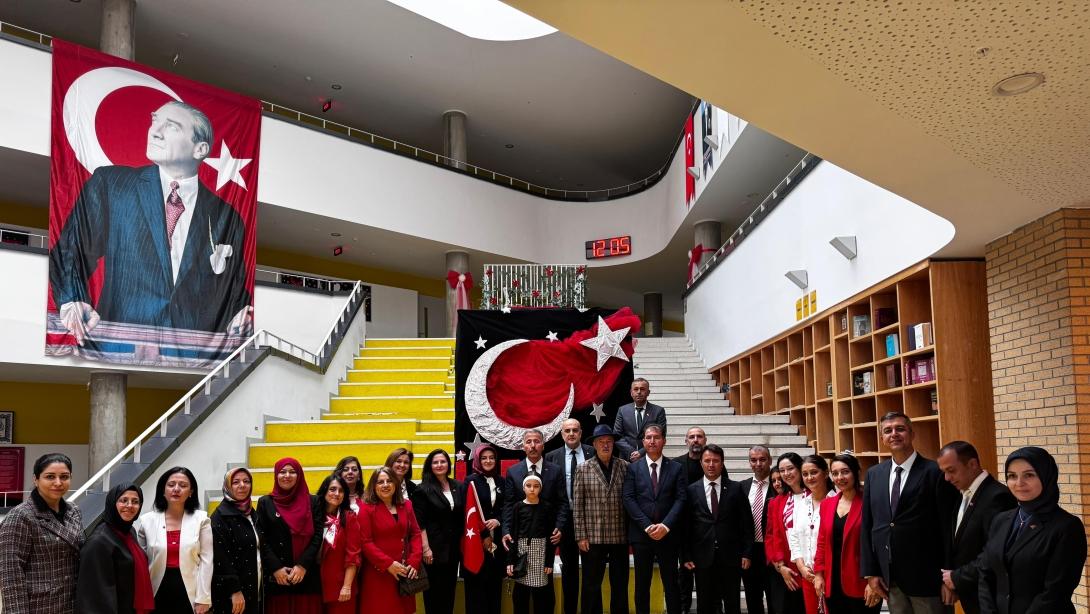 Cumhuriyetimizin 102. Yılı Erman Ilıcak Fen Lisesi'nde Coşkuyla Kutlandı 